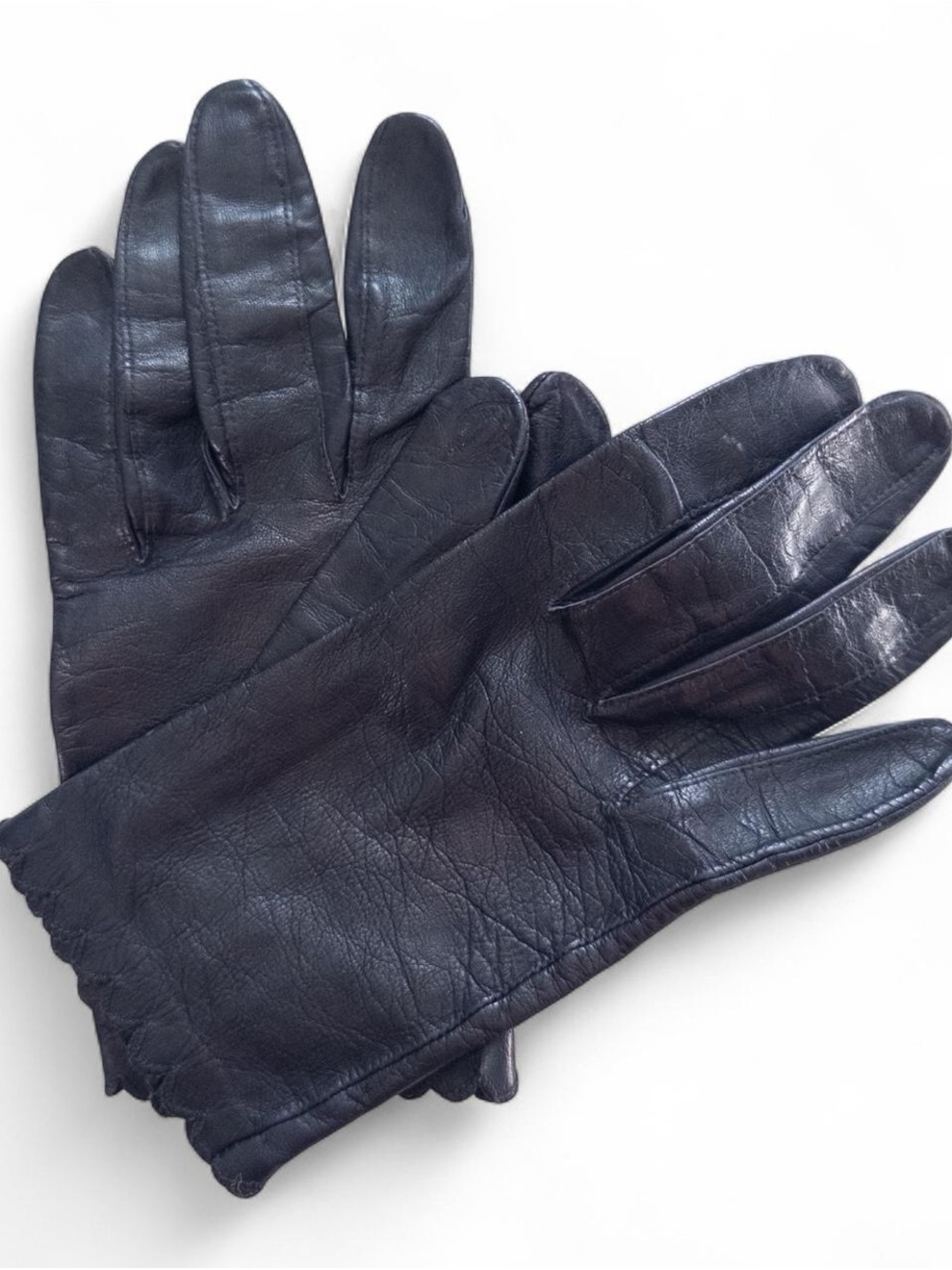 Vintage Black Leather Gloves Scalloped Cuff Unlined Women’s Small Classic Retro